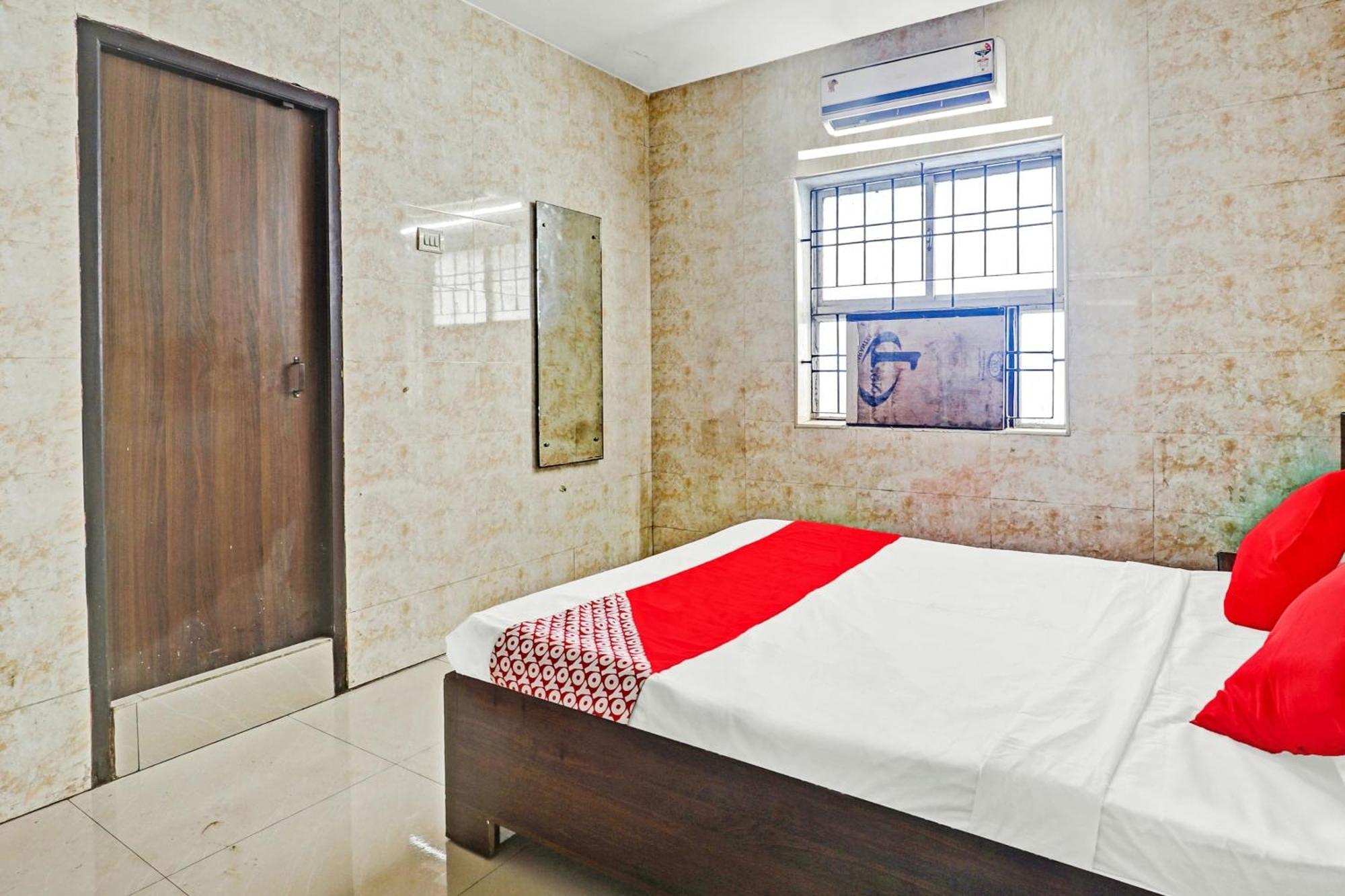 Hotel O Arunachala Guest House Madras Buitenkant foto