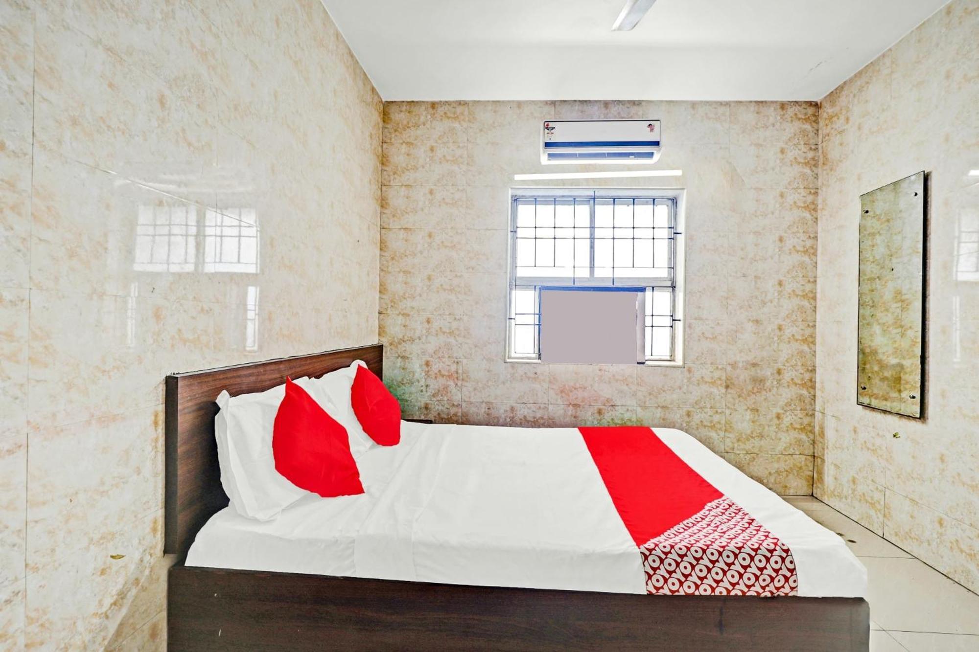 Hotel O Arunachala Guest House Madras Buitenkant foto