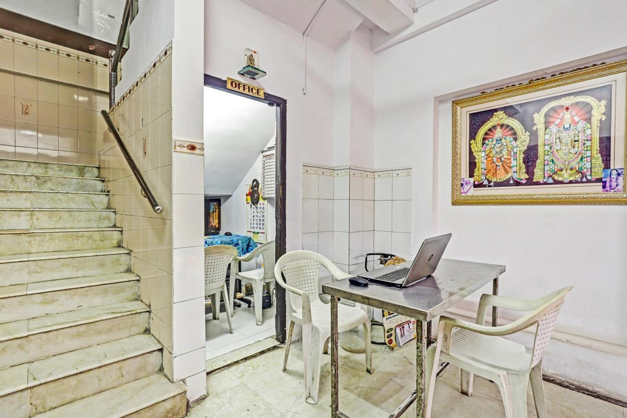Hotel O Arunachala Guest House Madras Buitenkant foto