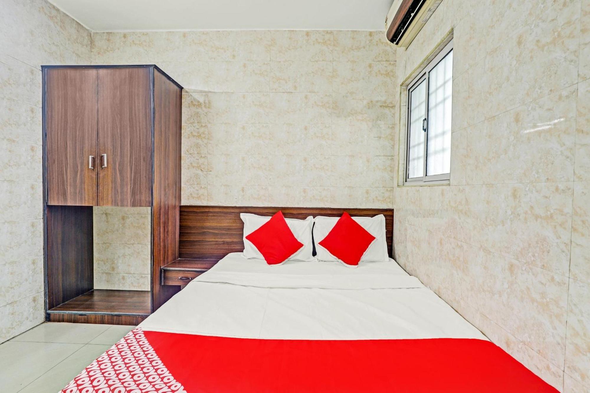 Hotel O Arunachala Guest House Madras Buitenkant foto