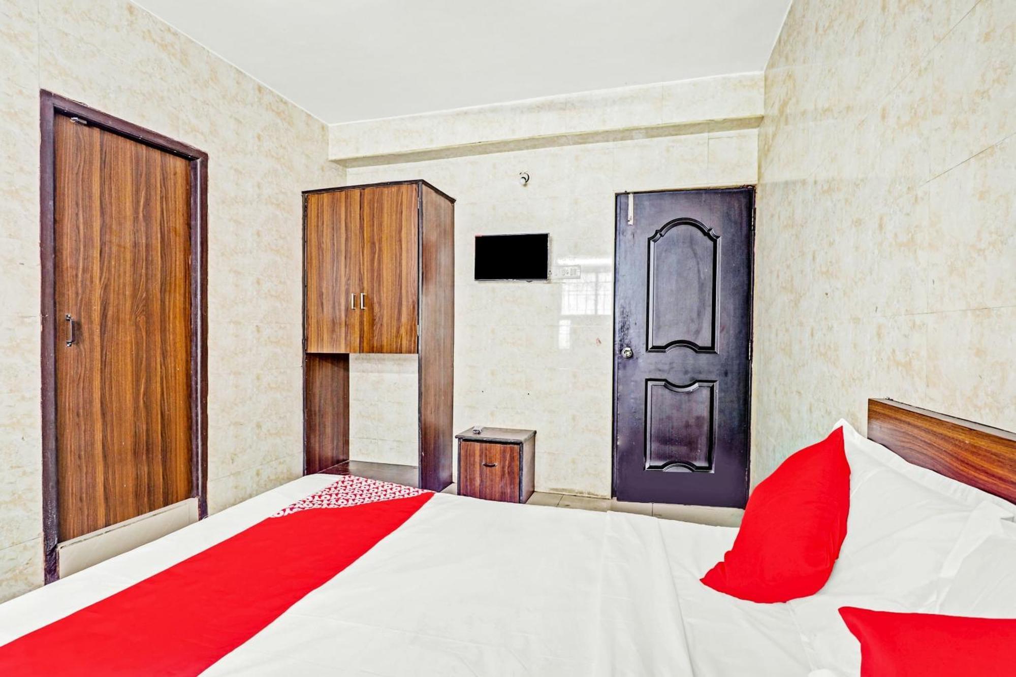 Hotel O Arunachala Guest House Madras Buitenkant foto