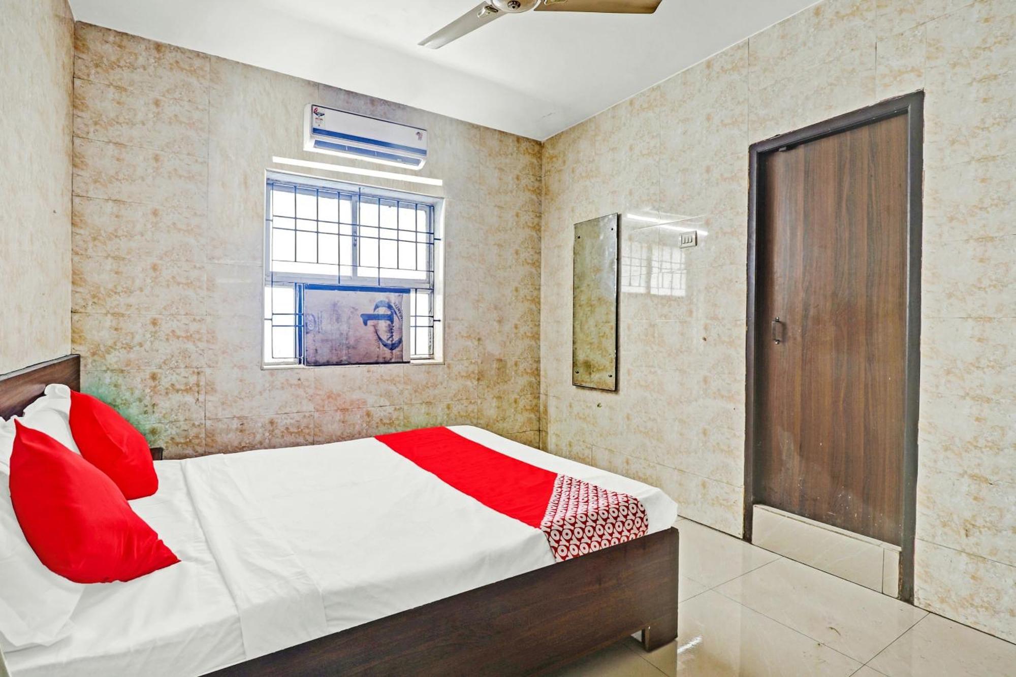 Hotel O Arunachala Guest House Madras Buitenkant foto